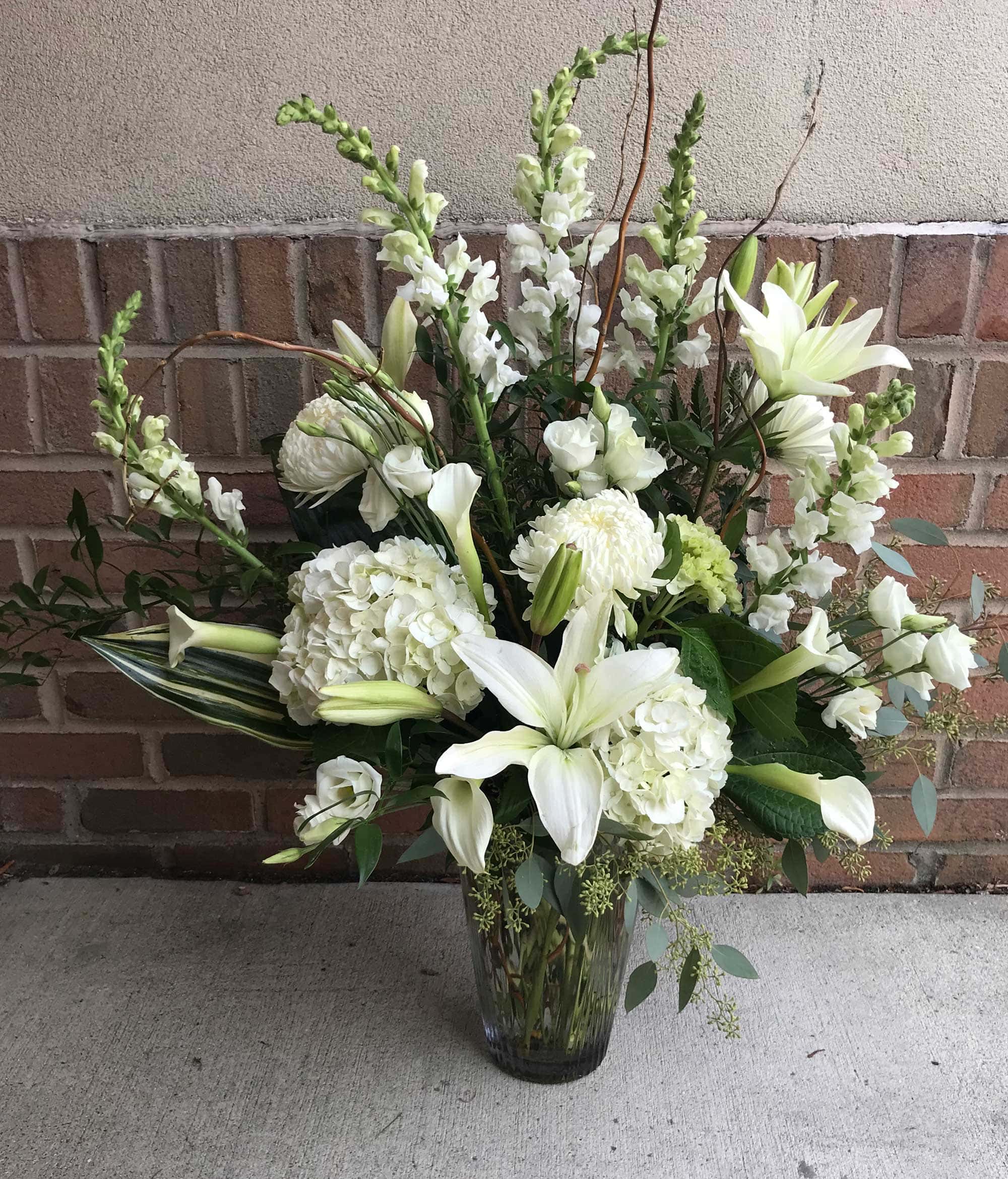 IMG_3917 A floral arrangement from Art in Bloom Floral Studio in Howell, Michigan.